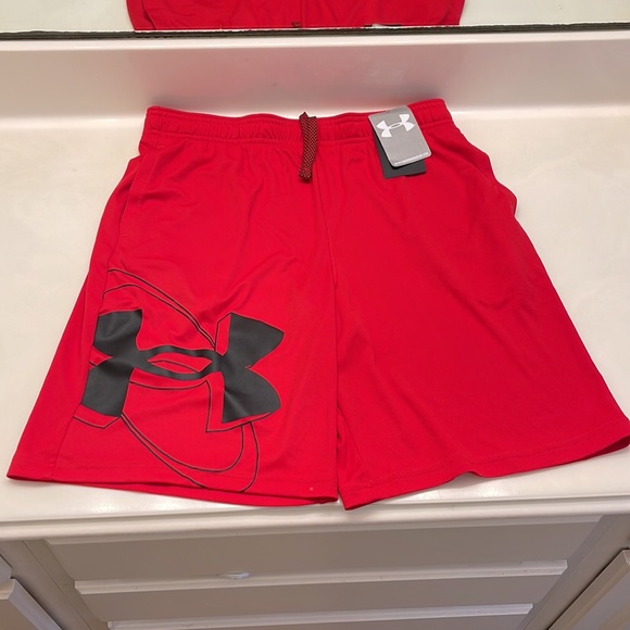 Under Armour Kids Shorts - Picture 4 of 8